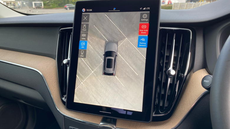 Volvo XC60 2.0 T6 [350] RC PHEV Plus Dark 5dr AWD Geartronic Estate